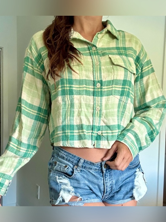 American Eagle Outfitters Tops - American Eagle Size Small Green Plaid Long Sleeve Top